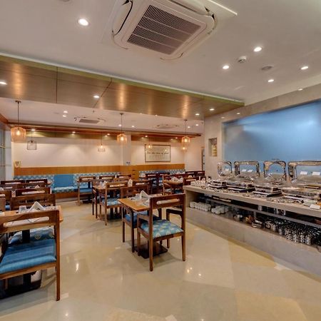 The Beacon Hotel Vadodara Exterior photo