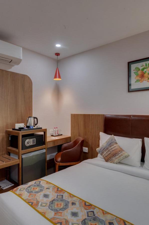 The Beacon Hotel Vadodara Exterior photo