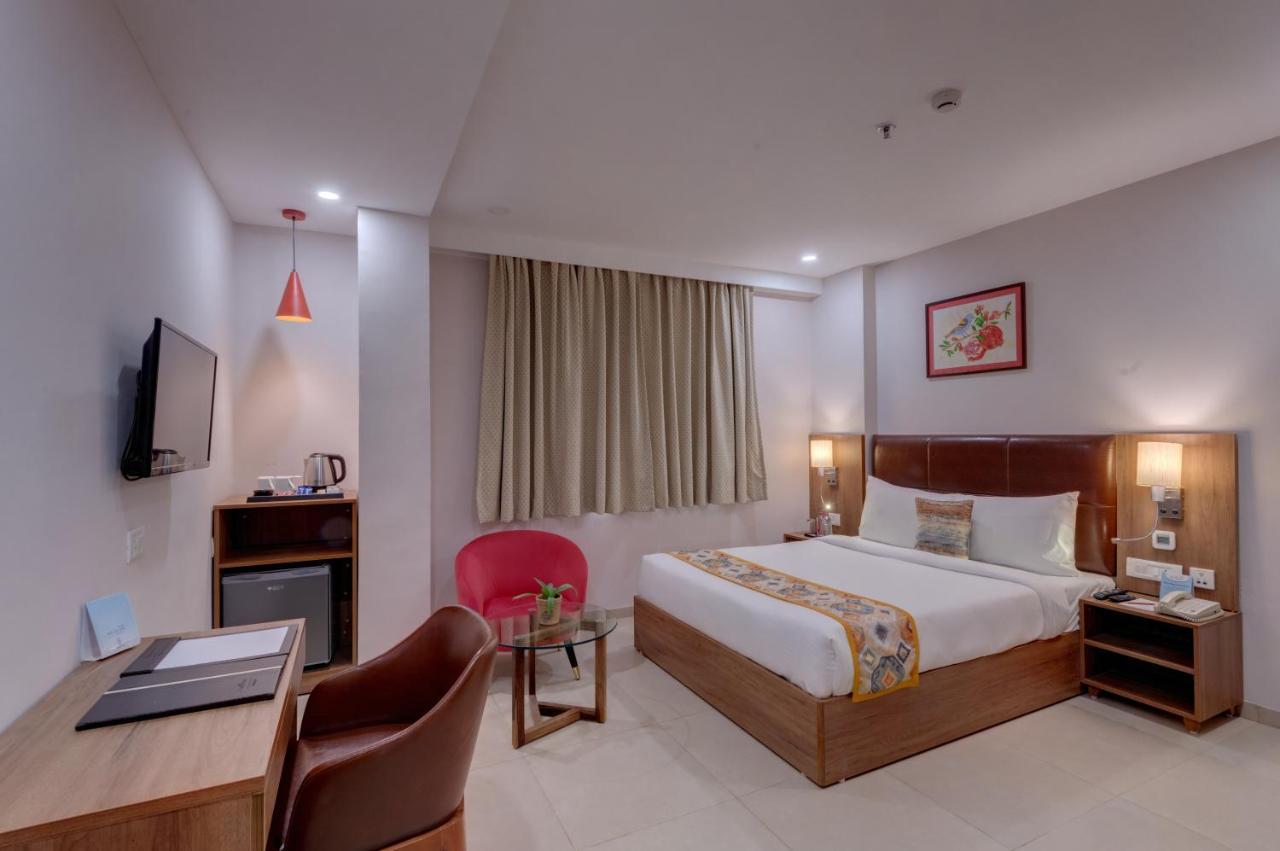 The Beacon Hotel Vadodara Exterior photo