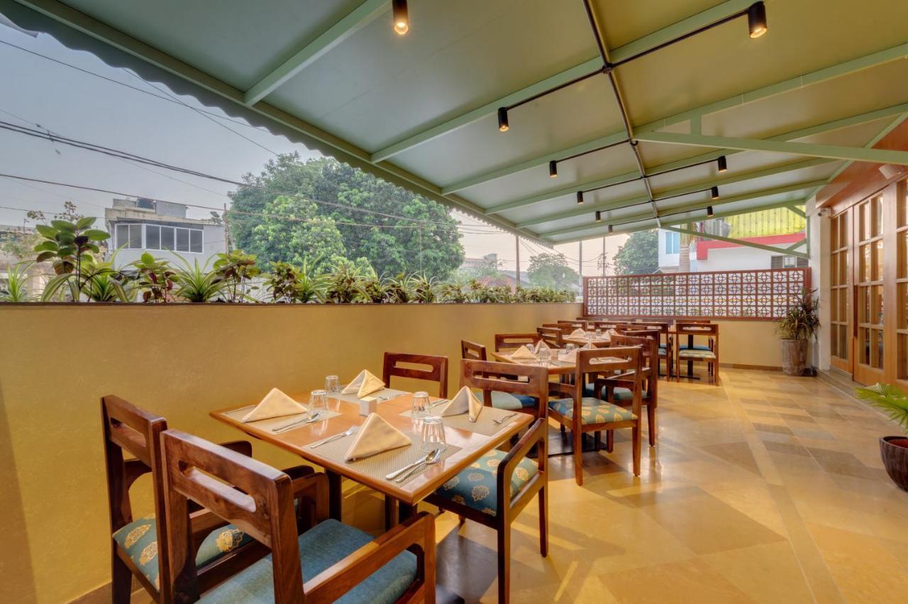 The Beacon Hotel Vadodara Exterior photo
